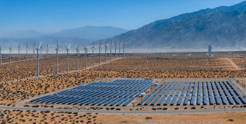Imagine cu terenul ideal pentru un parc fotovoltaic