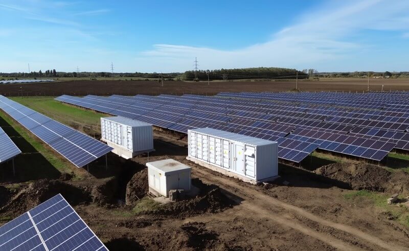 parc fotovoltaic care are integrat un sistem de stocare a energiei